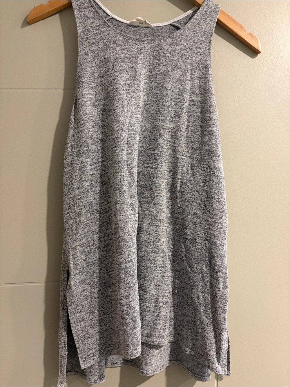 Aritzia loose fitting tank